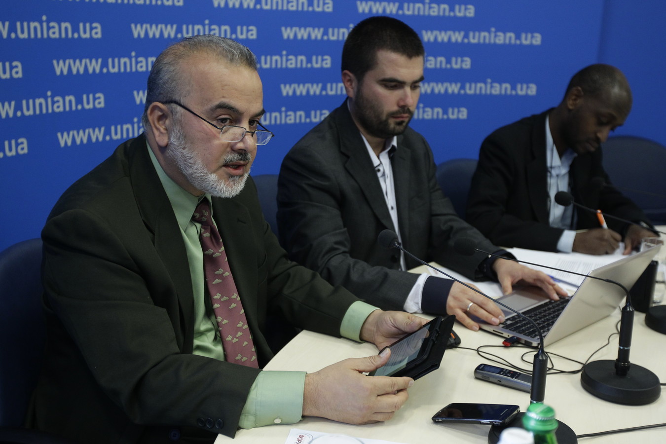 Во время двух часовой пресс-конференции представители Хизб ут-Тахрир ответили на вопросы журналистов о деятельности партии в Украине и за рубежом. 