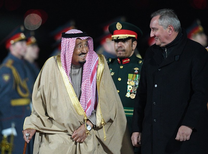 Король Саудовской Аравии Сальман и министр обороны РФ Рогозин