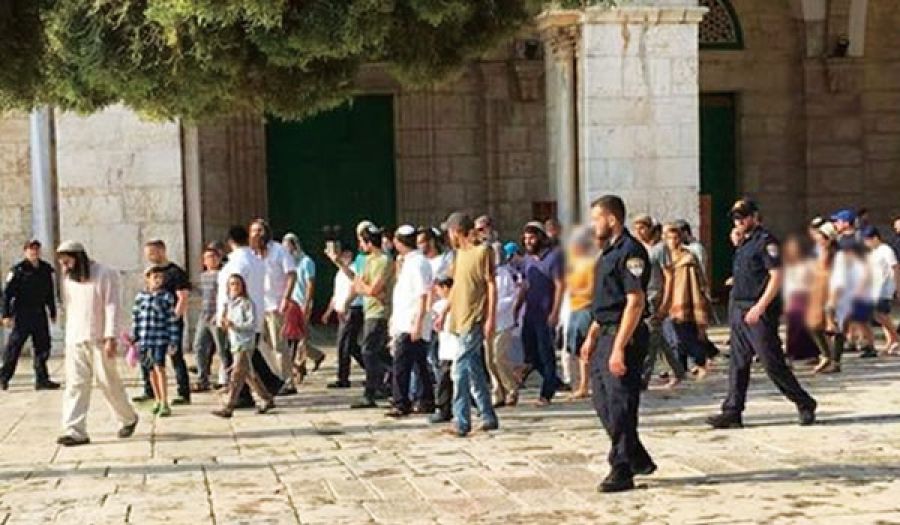 тысячи еврейских поселенцев штурмовали мечеть аль-Акса