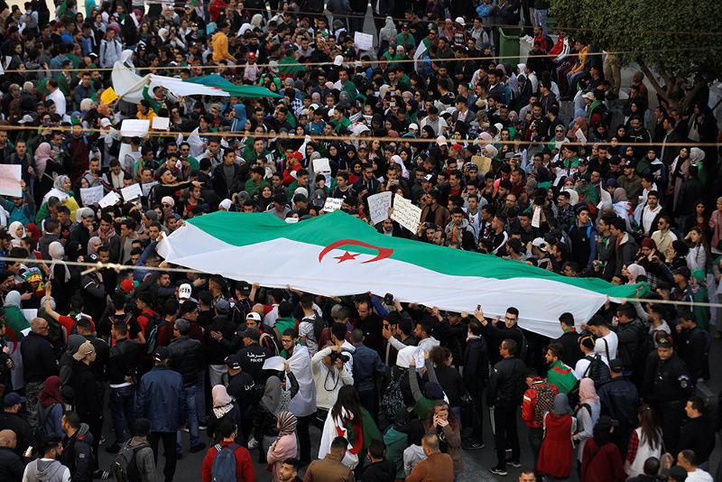 Конфлікт країн за вплив в Алжирі