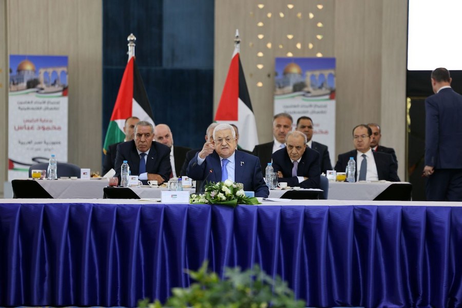 Президент Палестины Махмуд Аббас на встрече палестинских фракции в Египте
