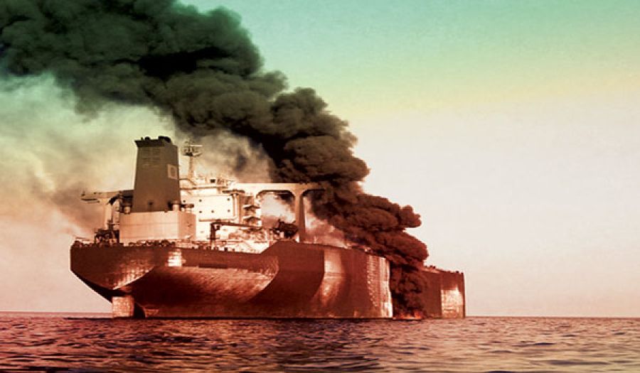 Последствия атак хуситов на американские и британские корабли в Красном море