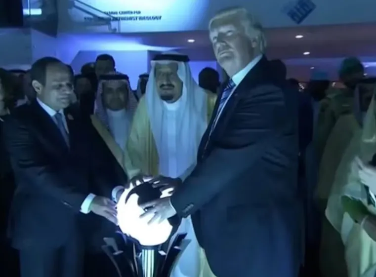 Американский Фараон Трамп и его колдуны — правители мусульманских стран