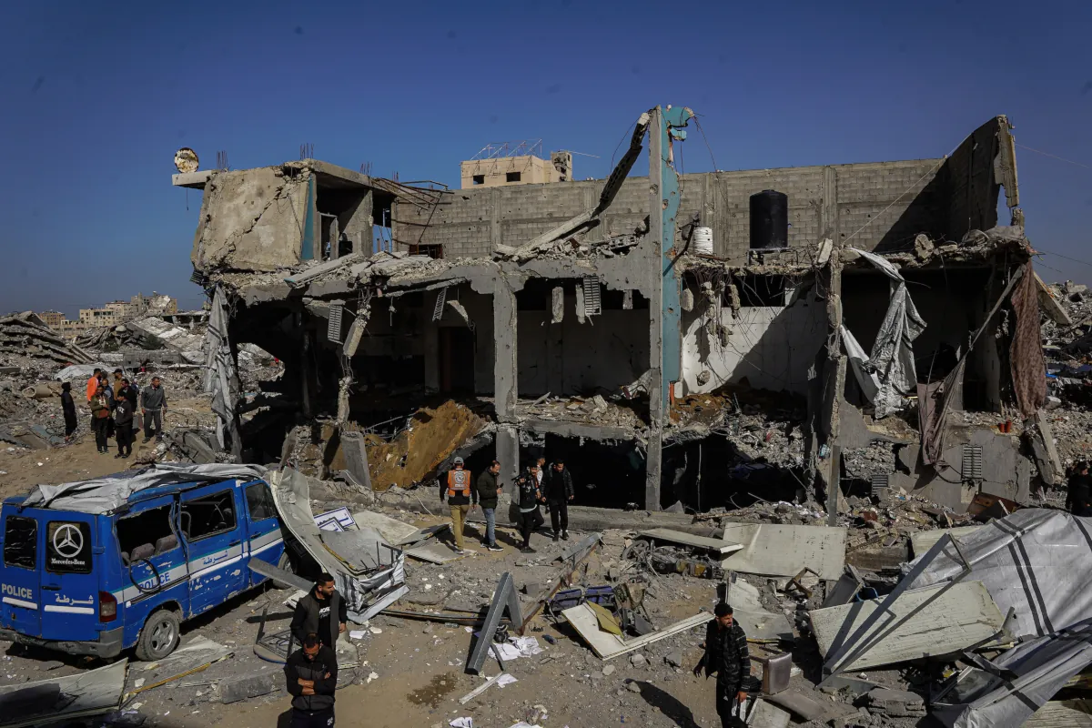 Чем больше крови проливается в Газе, тем больше покорности и предательства