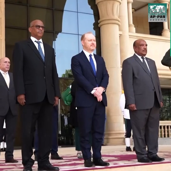 Посол США в Судане ведёт себя как генерал-губернатор