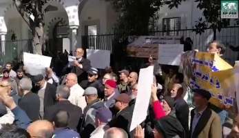 Хизб ут-Тахрир предлагает систему, вытекающую из вашей акыды и решающую все ваши проблемы